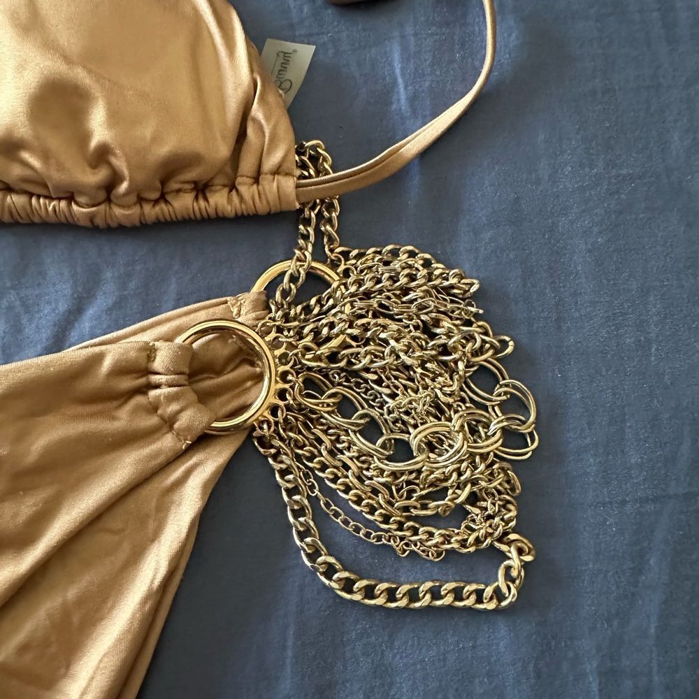 Beach bunny Ball and Chain bikini - Picture 3 of 5